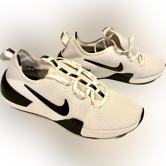 Nike Sneakers - Picture 1 of 3